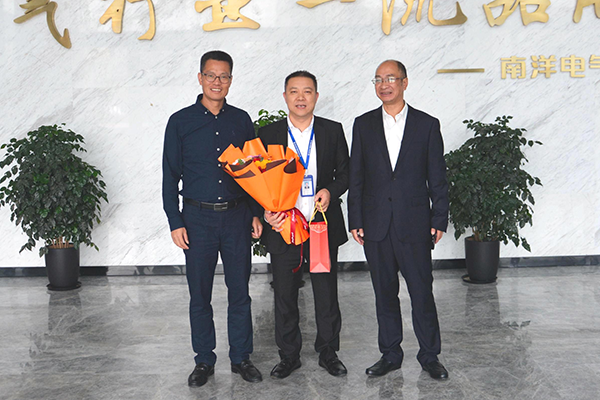 乐清市领导走访慰问雷速体育（中国）股份有限公司官网